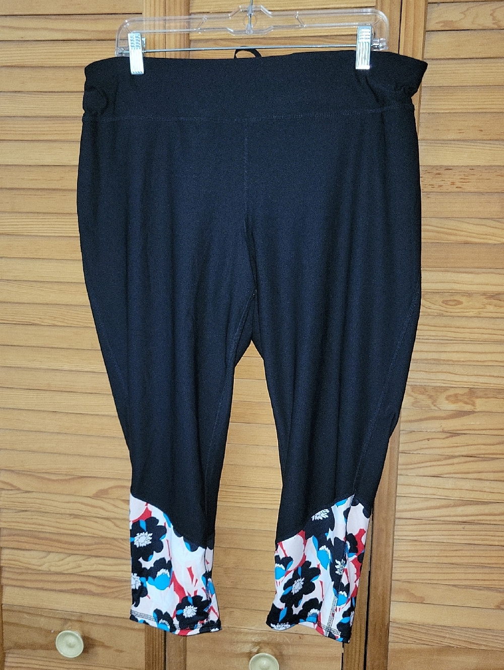 Xersion Women Capri Leggings Black Floral Hem Activewear Yoga Pants Plus Size 1X